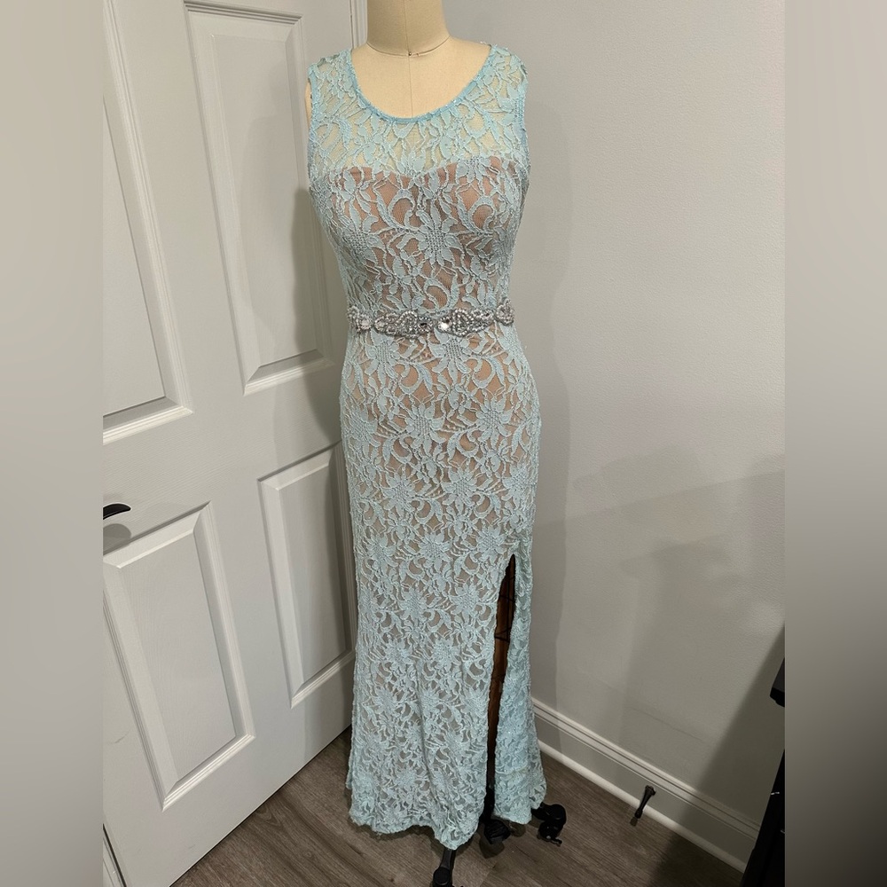 Juniors Lace Sleeveless Dress in Light Blue